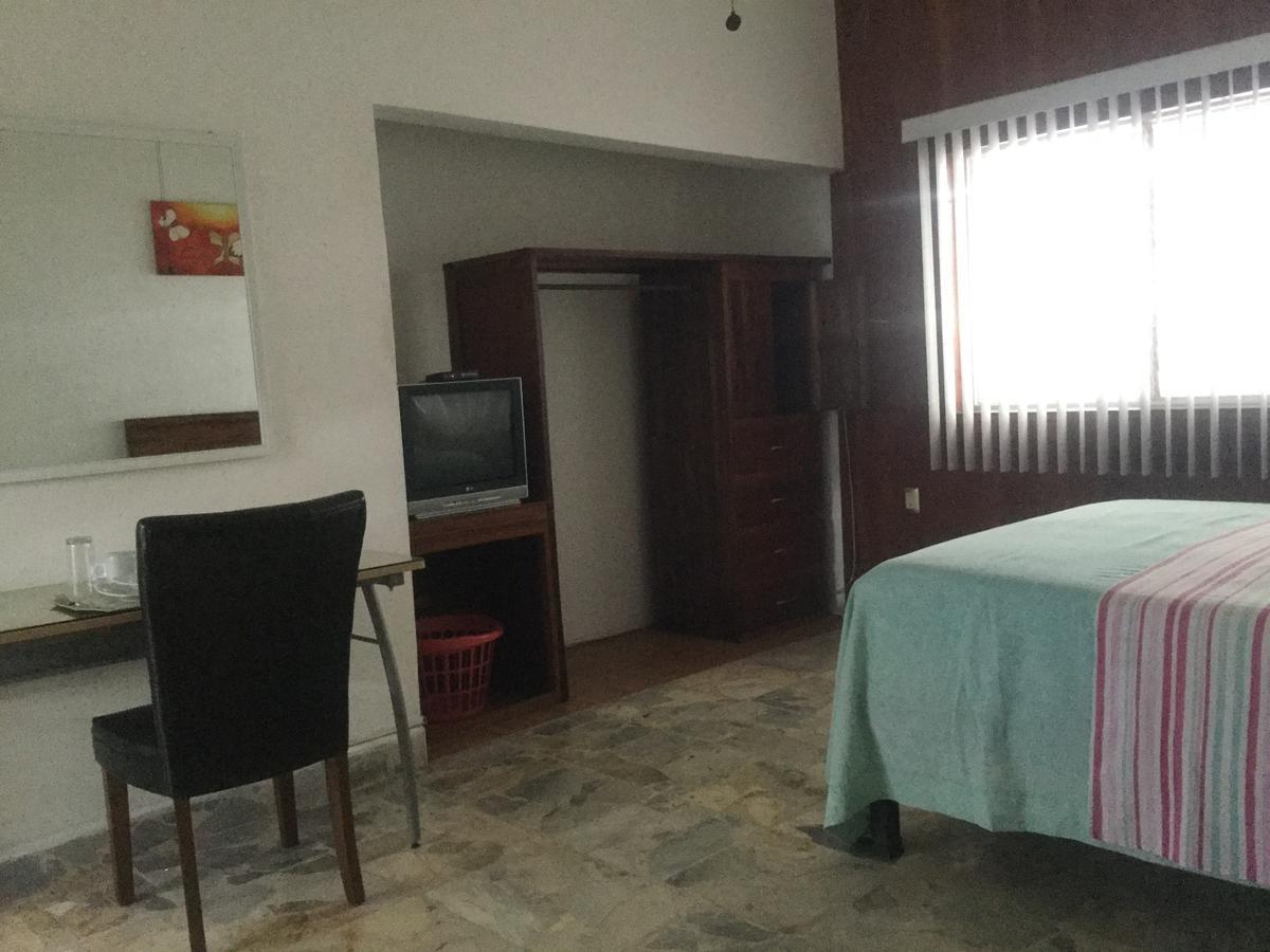 Suites El Retiro Тустла-Гутьеррес Экстерьер фото
